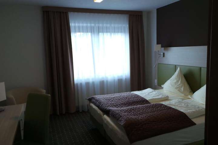 Room 9 of 65