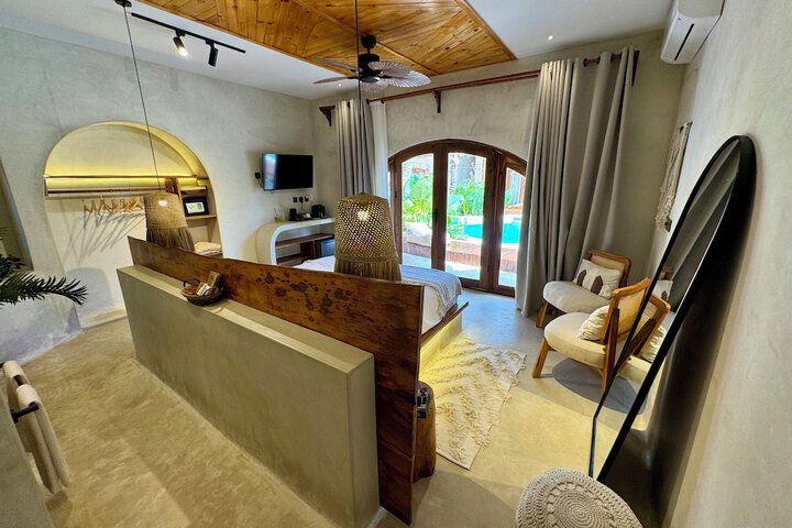 Room 6 of 70