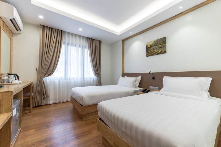 Room 12 of 40