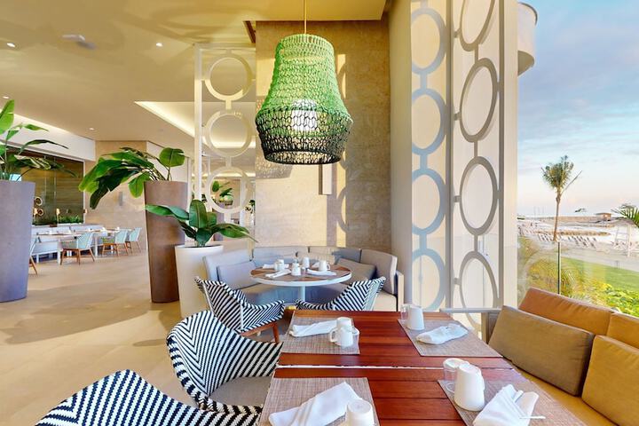 Dining 240 of 271