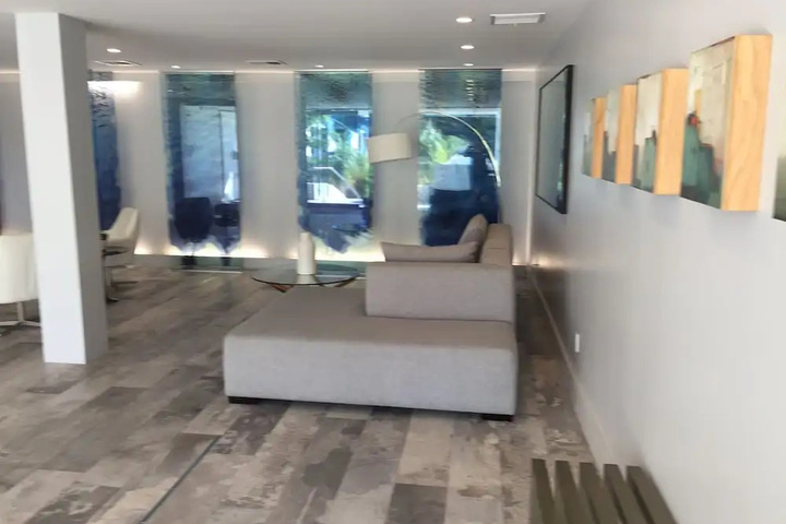 Room 11 of 27