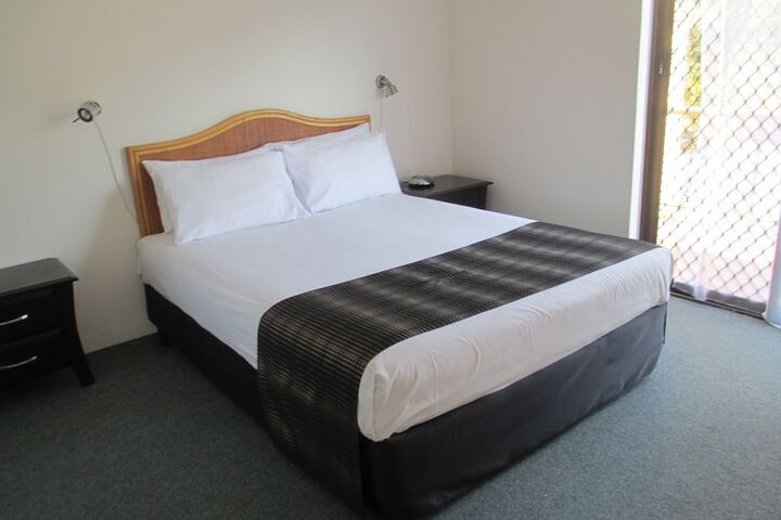 Room 2 of 11