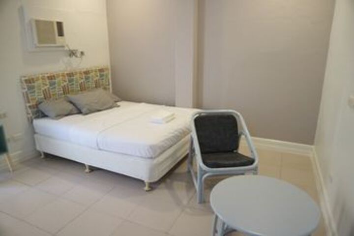 Room 7 of 17