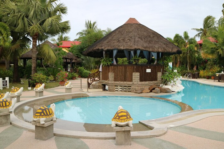 Pool 42 of 66