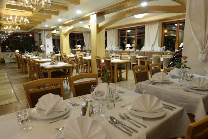 Dining 39 of 67