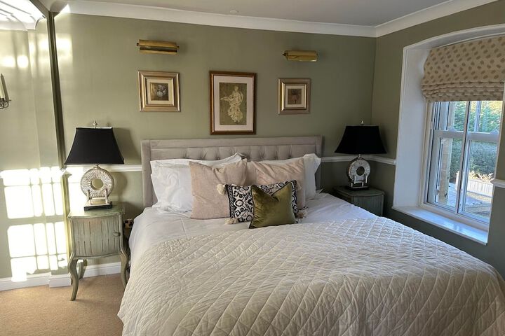 Room 5 of 14