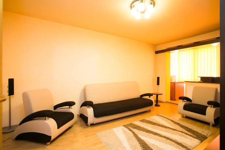 Room 5 of 13