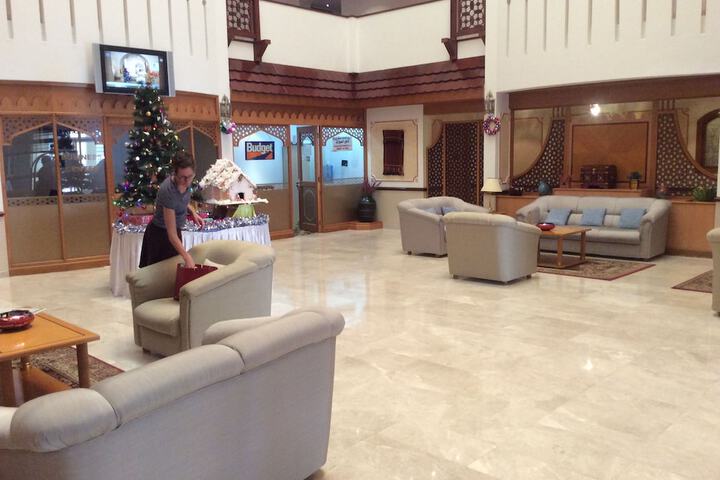 Entrance & Lobby