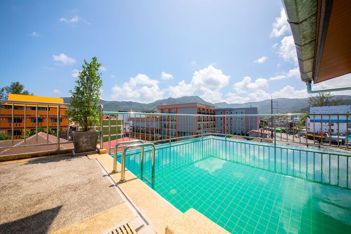 Pool 16 of 24