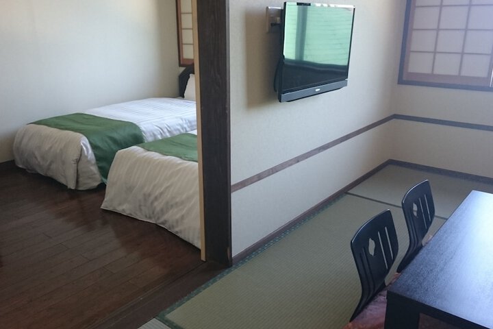 Room 8 of 49