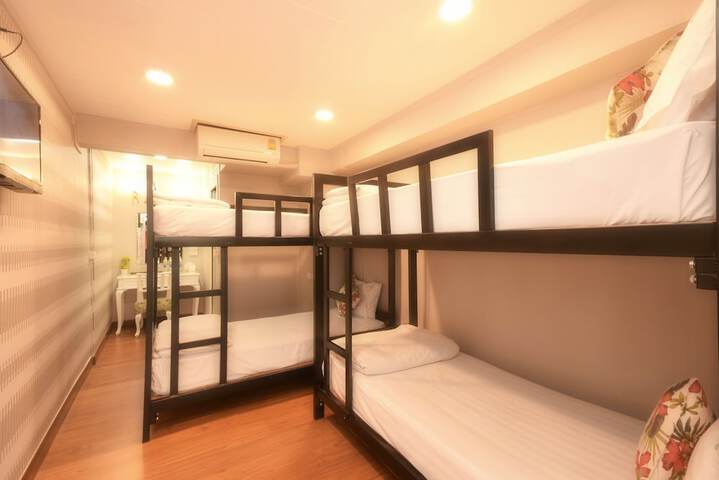 Room 8 of 92