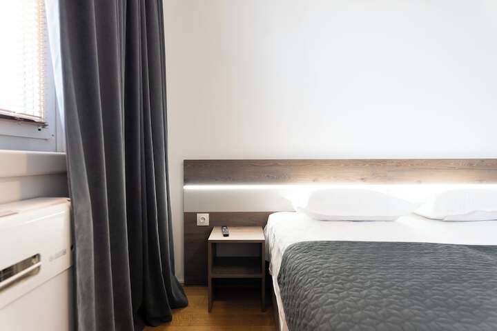 Room 10 of 44