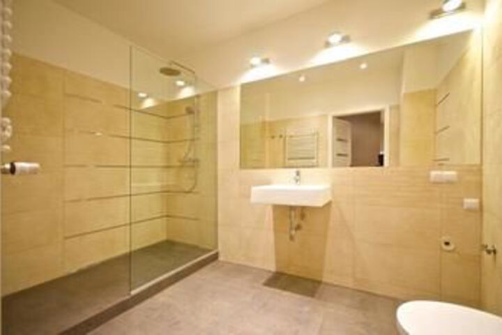 Room 3 of 48