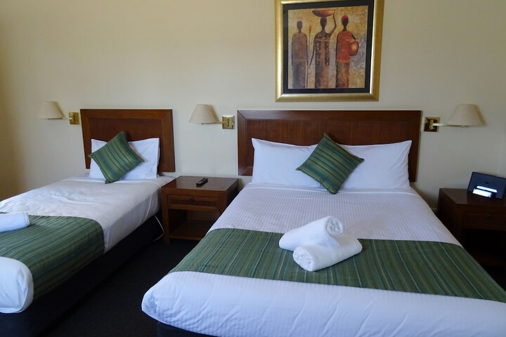 Room 4 of 52