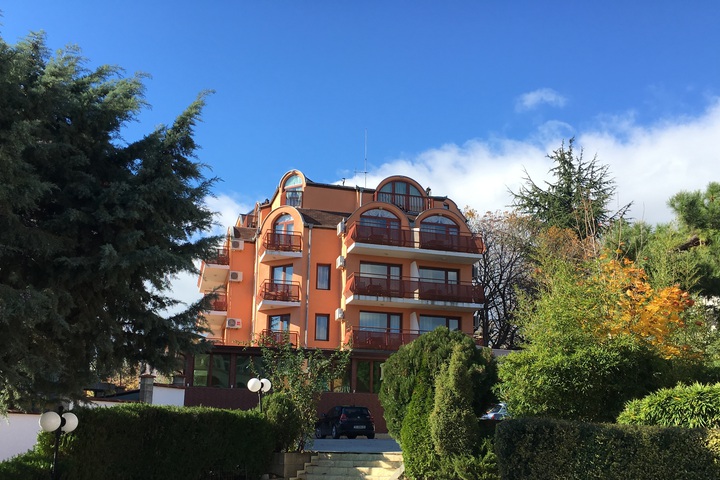 Royal Beach Hotel