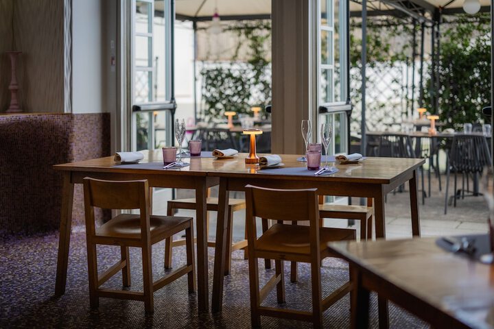 Breakfast area