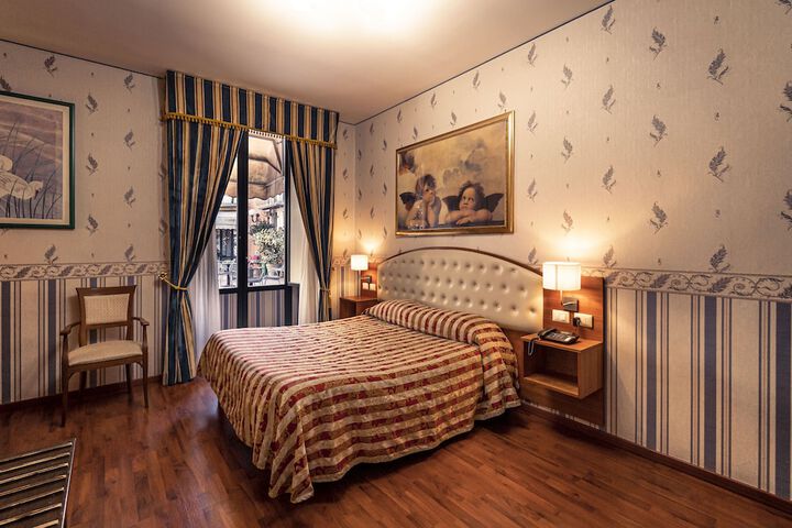 Room 26 of 60