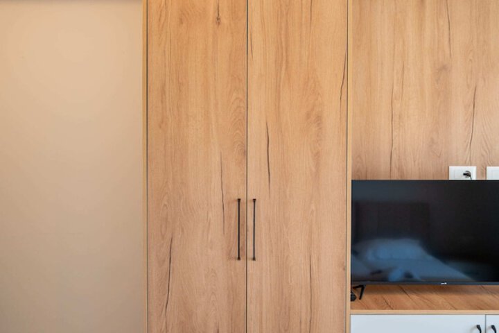 Room 8 of 32