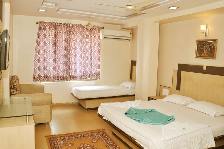 Room 14 of 18