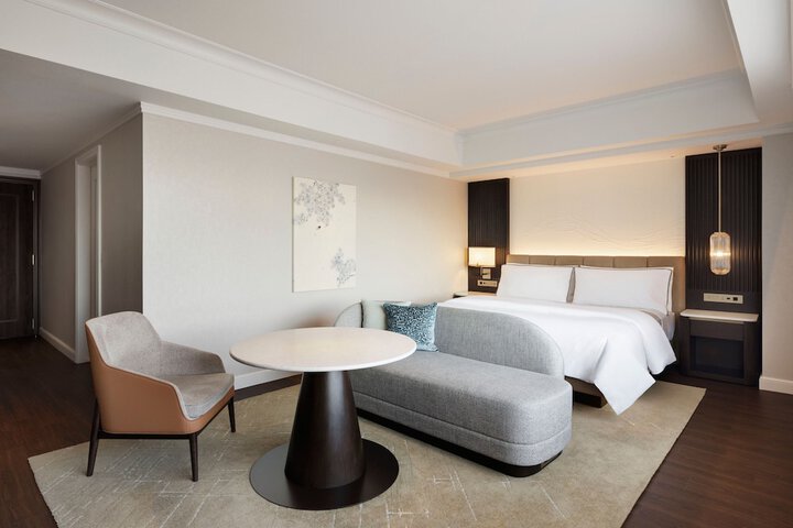 Room 27 of 150