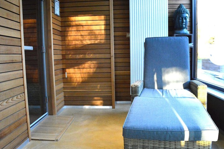 Room 2 of 44