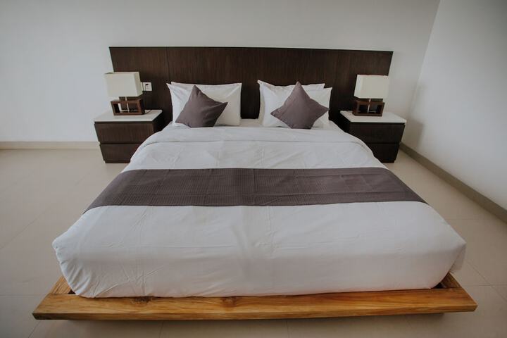 Room 9 of 26