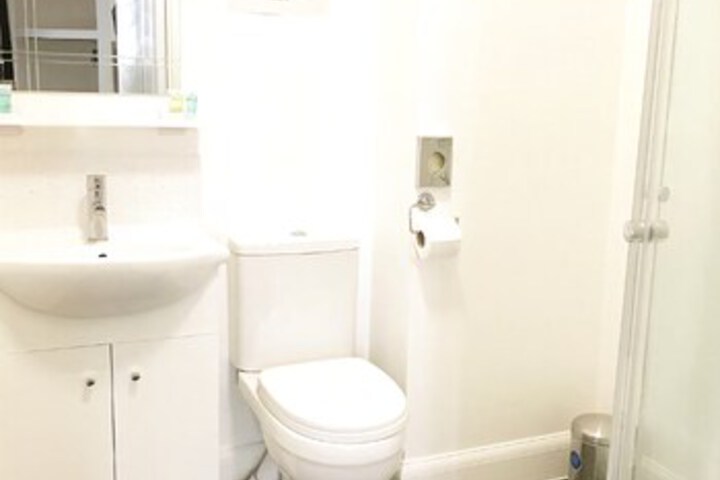 Room 2 of 19