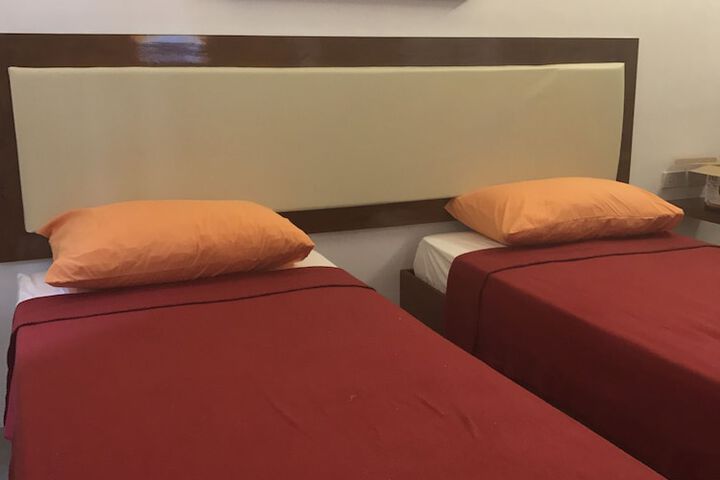 Room 15 of 43