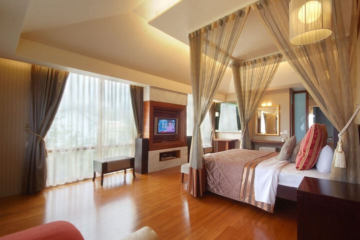 Hotel 2 of 12