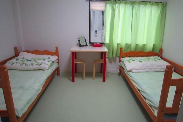 Room 10 of 20