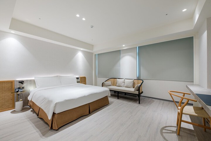 Room 28 of 50