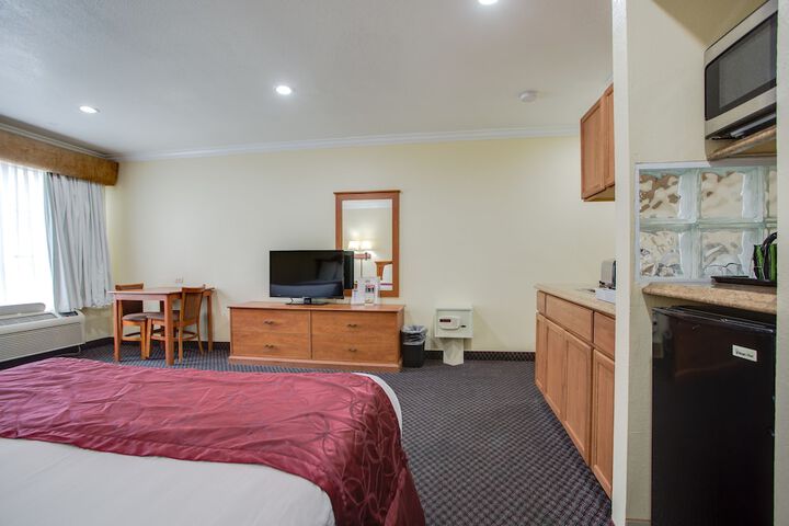 Superior 2 Queen Beds (3 of 25)
