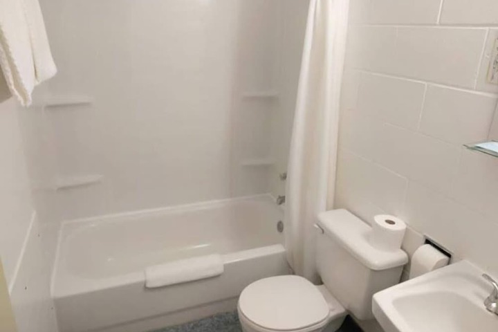 Room 4 of 10