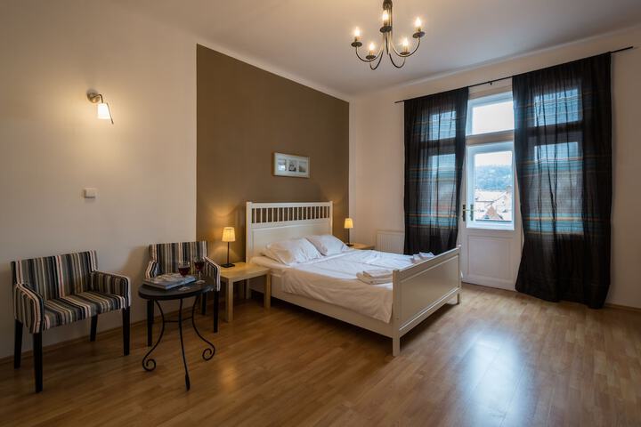 Room 48 of 236