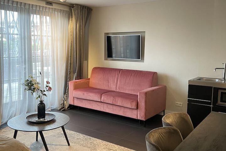 Room 8 of 47
