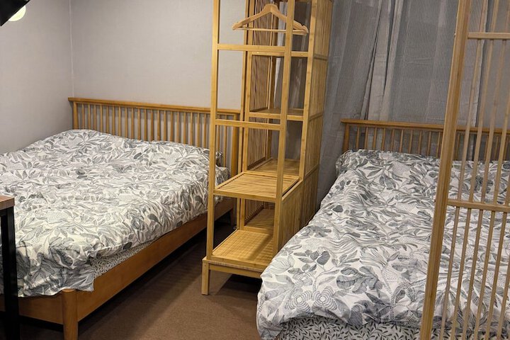 Room 13 of 42