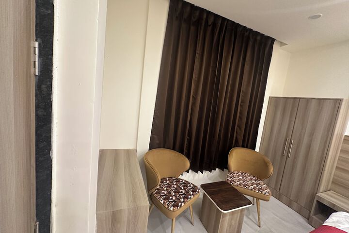 Room 15 of 34