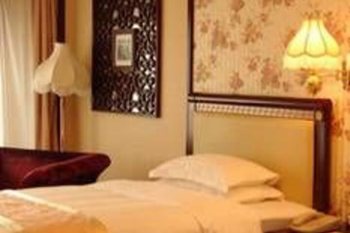 Room 95 of 159