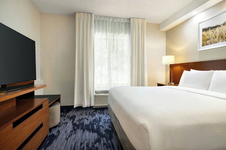 Room 15 of 33