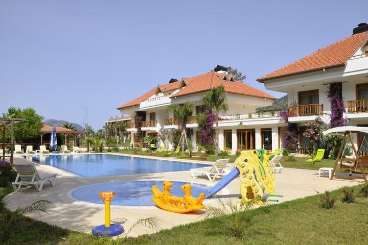 Pool 20 of 38
