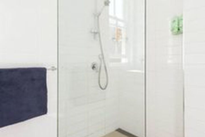 Room 3 of 16