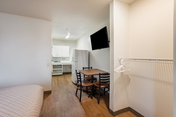 Room 8 of 24