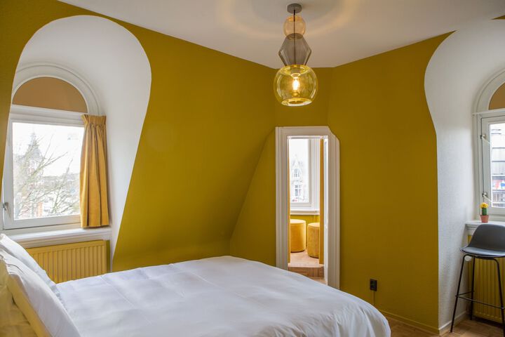 Room 9 of 61