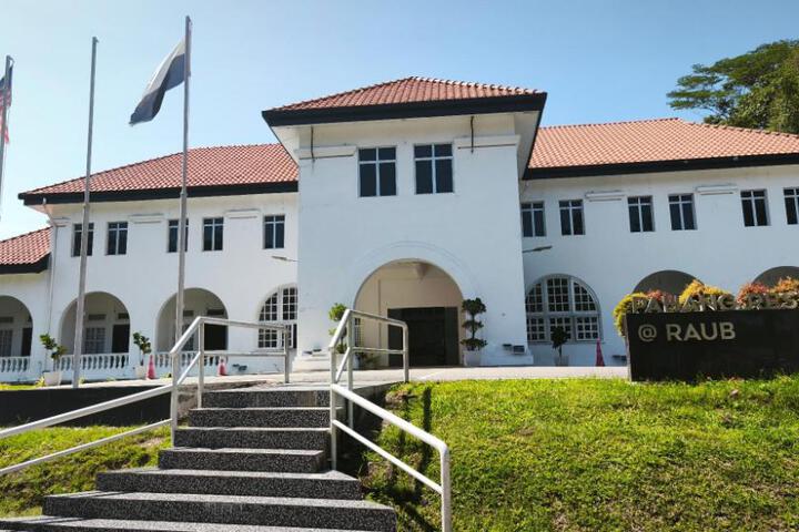 PAHANG REST HOUSE at RAUB