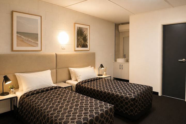 Room 7 of 19