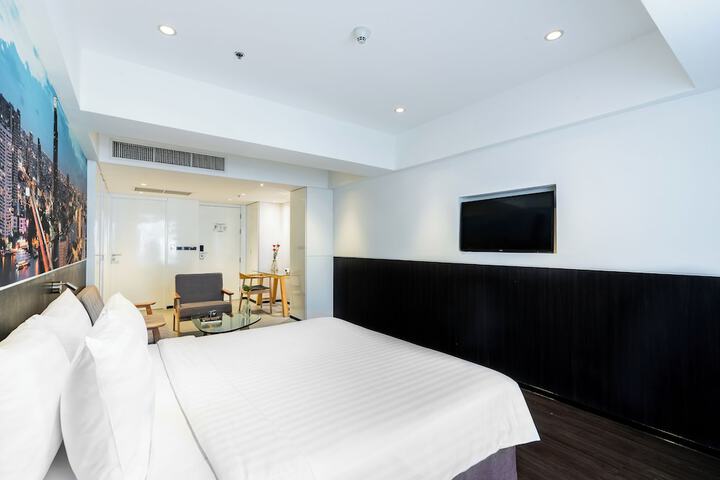Room 19 of 43