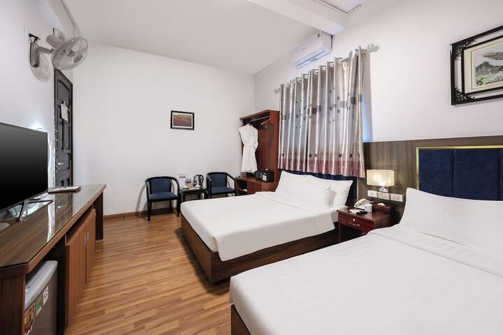 Room 9 of 14