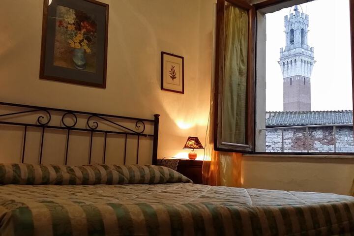 Room 12 of 30