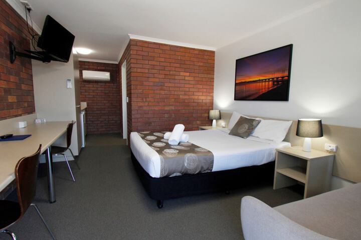 Room 10 of 60