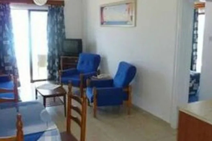 Room 2 of 5